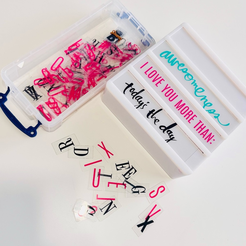 HEIDI SWAPP White Lightbox Mini w 100+ Pcs Black & Pink Letters #’s & Words Set